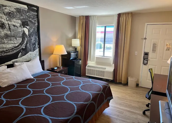 Super 8 By Wyndham Tucson/grant Road Area Az Hotel 2*