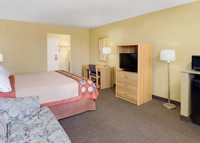 Super 8 By Wyndham Tucson/grant Road Area Az Hotel