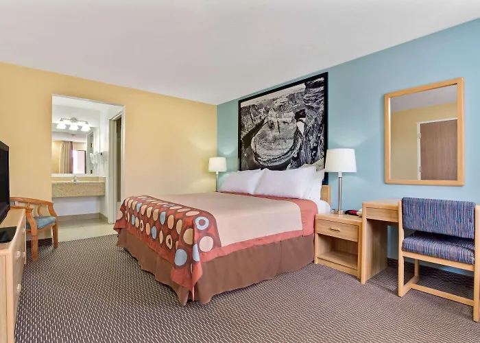 Hotel Super 8 By Wyndham Tucson/grant Road Area Az 2*