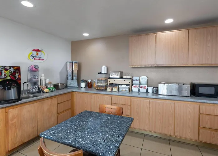 Super 8 By Wyndham Tucson/grant Road Area Az Hotel