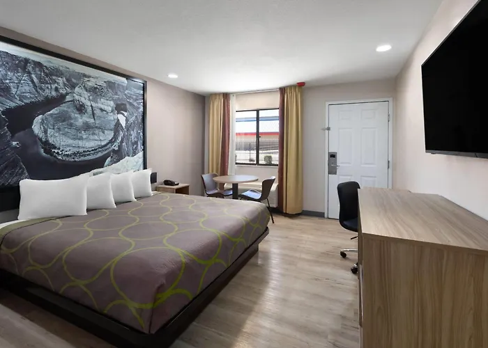 Super 8 By Wyndham Tucson/grant Road Area Az