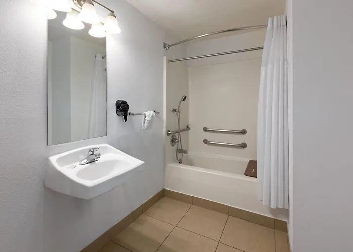 Hotel Super 8 By Wyndham Tucson/grant Road Area Az