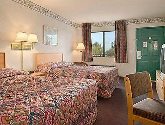 Super 8 By Wyndham Tucson/grant Road Area Az