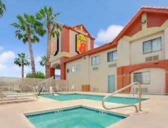 Super 8 By Wyndham Tucson/grant Road Area Az